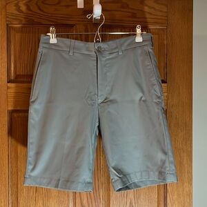 Walter Hagen Mens grey 10” golf shorts, 30W